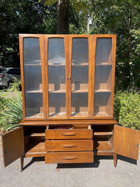 Broyhill Emphasis China Cabinet