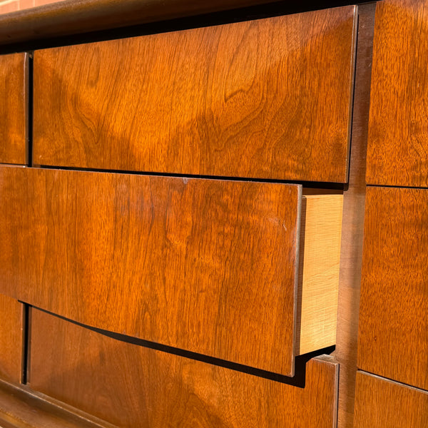United Furniture Diamond Collection Mid-Century Modern Walnut Nine-Drawer Lowboy Dresser