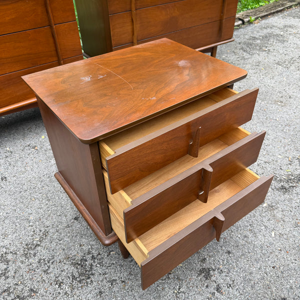 United Furniture Walnut Bedroom Set
