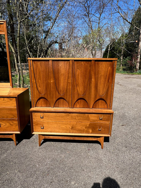 Broyhill Brasilia Bedroom Set
