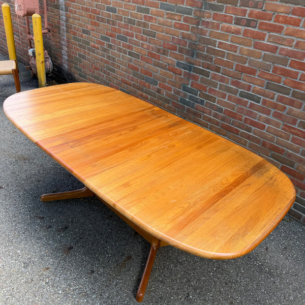 Danish Modern Teak Dining Set with 4 Niels Otto Møller Model 85 Chairs for for J.L. Møllers Møbelfabrik