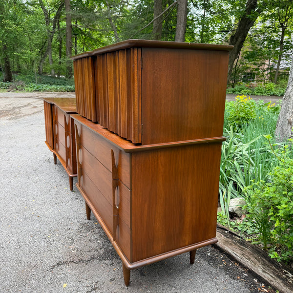 United Furniture Walnut Bedroom Set