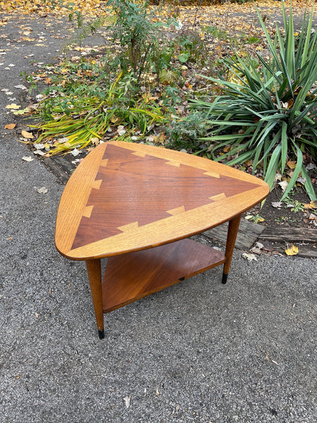 Lane Acclaim Guitar Pick Table