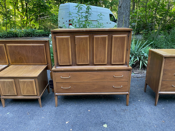 Broyhill Forward ‘70 Bedroom Set