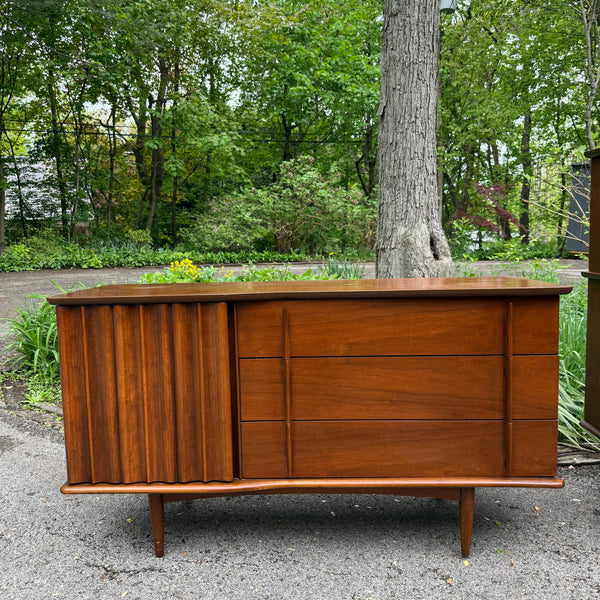 United Furniture Walnut Bedroom Set