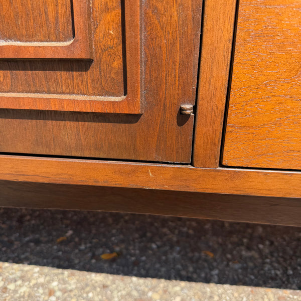 Broyhill Sculptra Walnut Mid Century Modern Credenza Buffet Cabinet