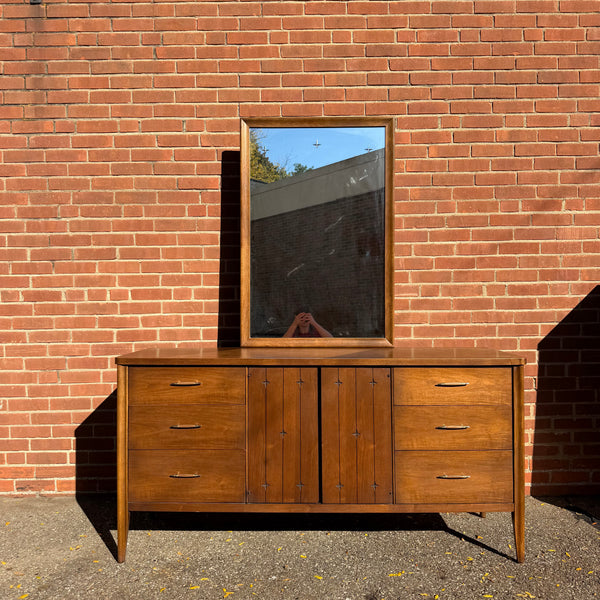 Broyhill Saga Mid-Century Modern Walnut Bedroom Set – Highboy, Lowboy, Pair of Nightstands, Full Headboard & Mirror