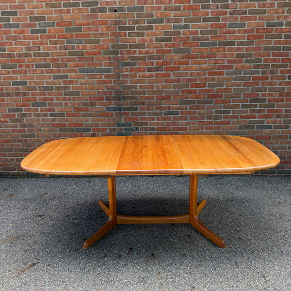 Danish Modern Teak Dining Set with 4 Niels Otto Møller Model 85 Chairs for for J.L. Møllers Møbelfabrik