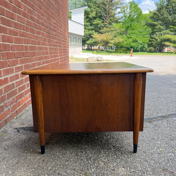 Mid Century Modern Inlaid “Bow-tie” Lane Acclaim End Table with Double Doors by Andre
Bus, 1960s