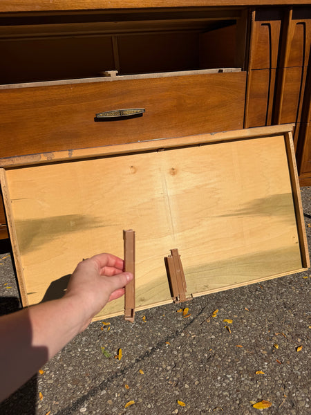 Kent Coffey Town House Mid-Century Modern Walnut 9-Drawer Dresser