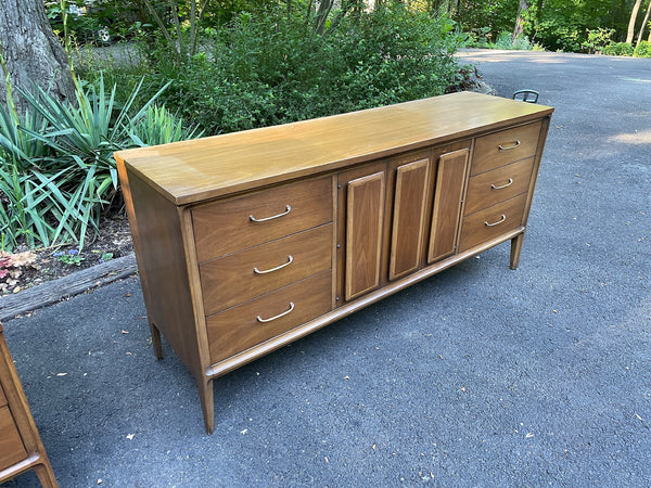 Broyhill Forward ‘70 Bedroom Set
