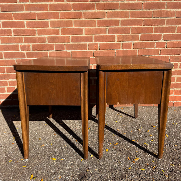 Broyhill Saga Mid-Century Modern Walnut Bedroom Set – Highboy, Lowboy, Pair of Nightstands, Full Headboard & Mirror