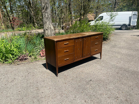 Broyhill Saga Dresser / Buffet