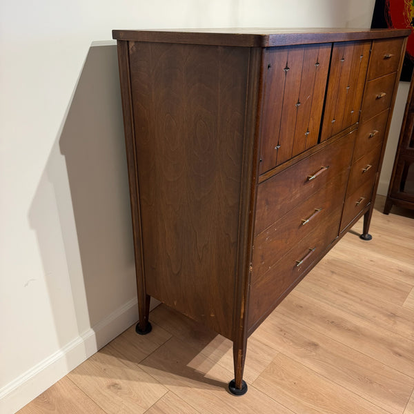 Broyhill Saga Magna Mid-Century Modern Walnut Dresser