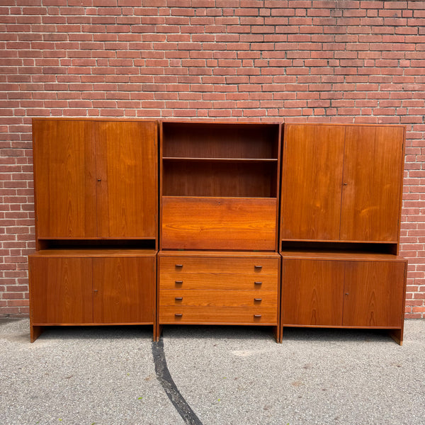 Rare Three-Bay Teak Wall Unit by Hans J. Wegner for Ry Møbler, Denmark