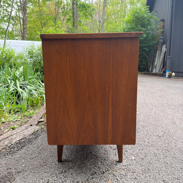 Sears Walnut Silvertone Solid State Stereo FM-AM Radio Phonograph