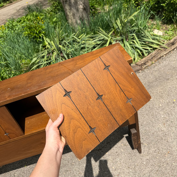 Broyhill Saga Full Size Walnut Headboard