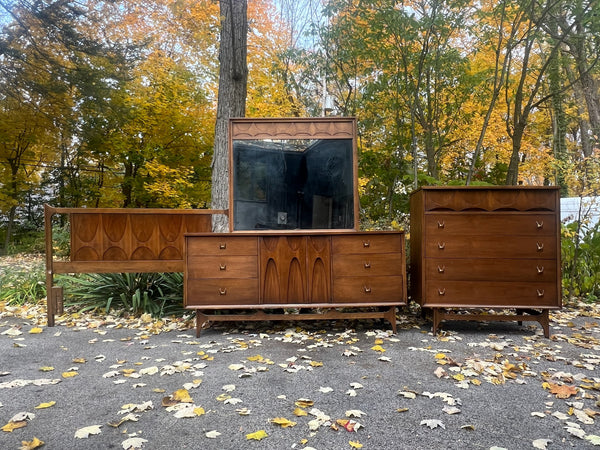 Broyhill Brasilia Bedroom Set