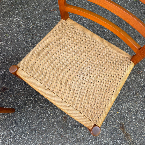Danish Modern Teak Dining Set with 4 Niels Otto Møller Model 85 Chairs for for J.L. Møllers Møbelfabrik