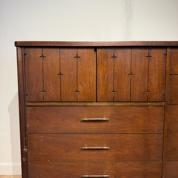 Broyhill Saga Magna Mid-Century Modern Walnut Dresser