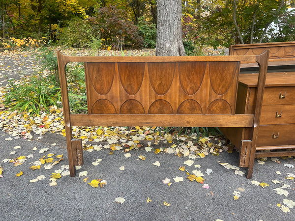 Broyhill Brasilia Bedroom Set