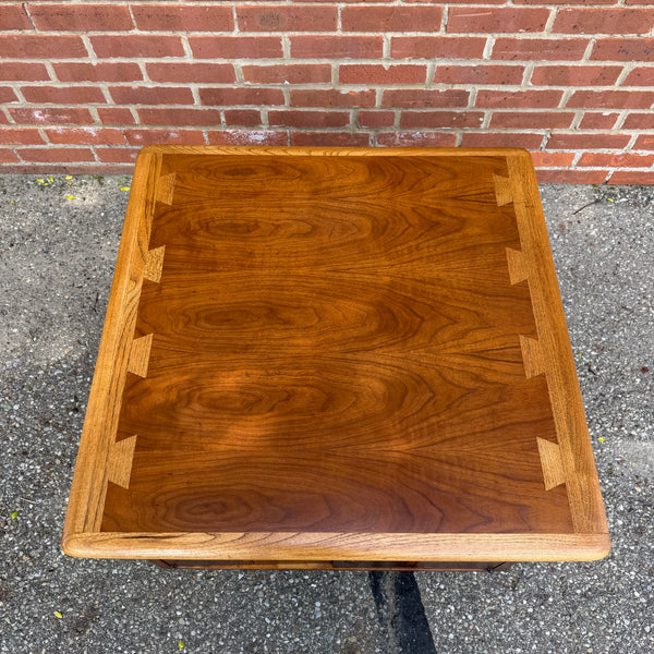 Mid Century Modern Inlaid “Bow-tie” Lane Acclaim End Table with Double Doors by Andre
Bus, 1960s