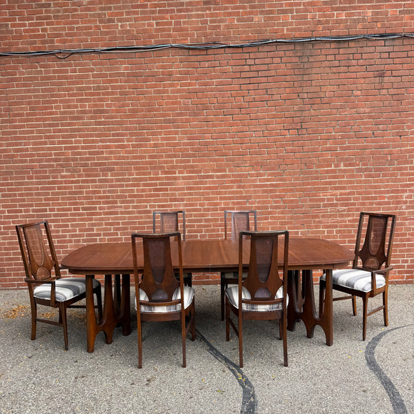 Broyhill Brasilia Mid-Century Modern Walnut Dining Set with 6 Chairs & 2 Leaves