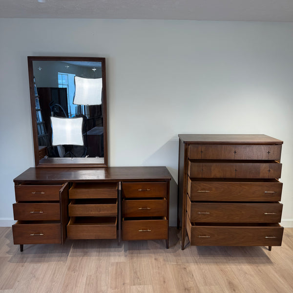 Broyhill Saga Bedroom Set