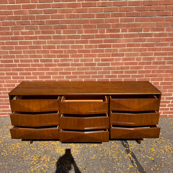 United Furniture Diamond Mid-Century Modern Walnut 9-Drawer Lowboy Dresser