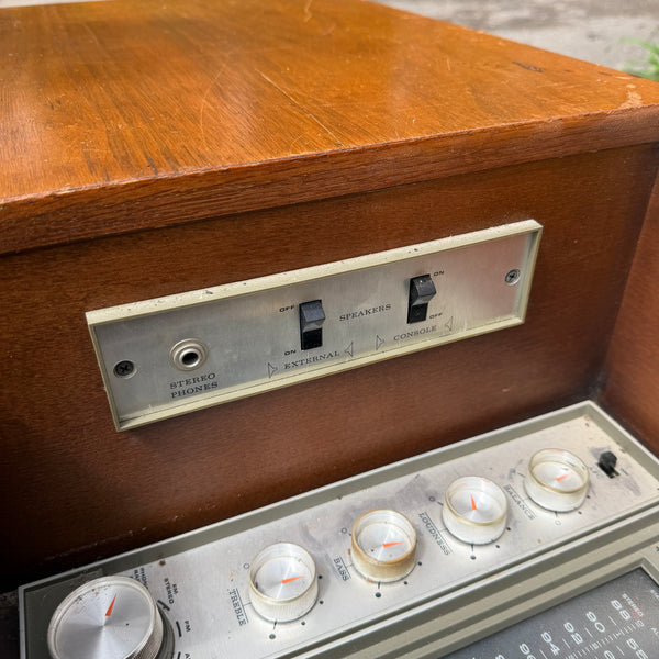 Sears Walnut Silvertone Solid State Stereo FM-AM Radio Phonograph
