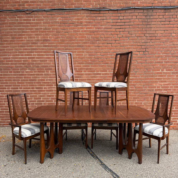Broyhill Brasilia Mid-Century Modern Walnut Dining Set with 6 Chairs & 2 Leaves
