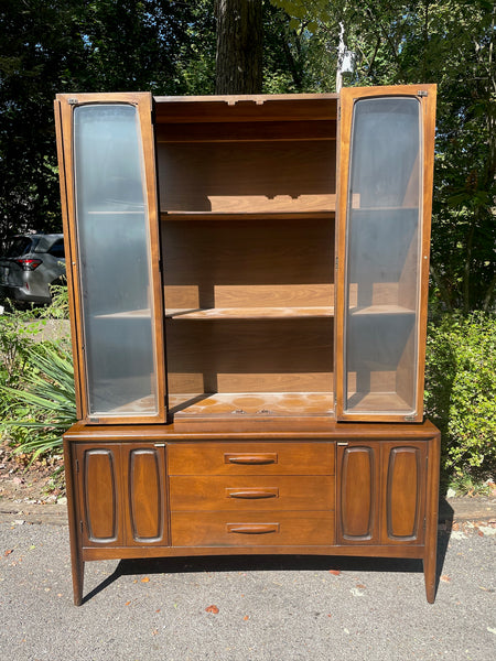 Broyhill Emphasis China Cabinet