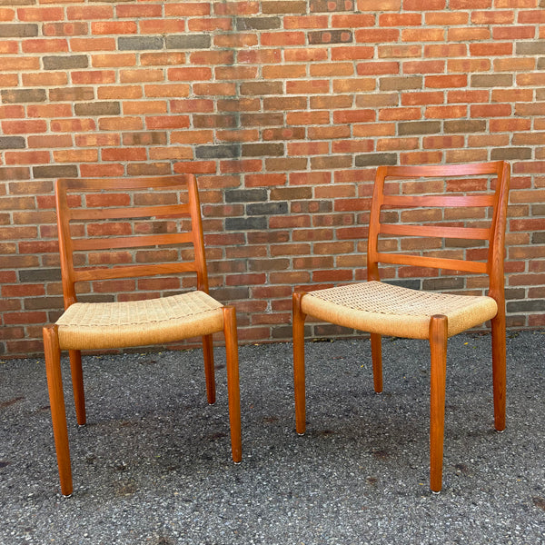 Danish Modern Teak Dining Set with 4 Niels Otto Møller Model 85 Chairs for for J.L. Møllers Møbelfabrik