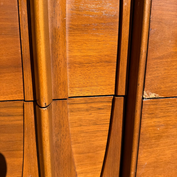 Kent Coffey Town House Mid-Century Modern Walnut 9-Drawer Dresser
