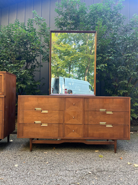 Vintage American of Martinsville Dresser Set