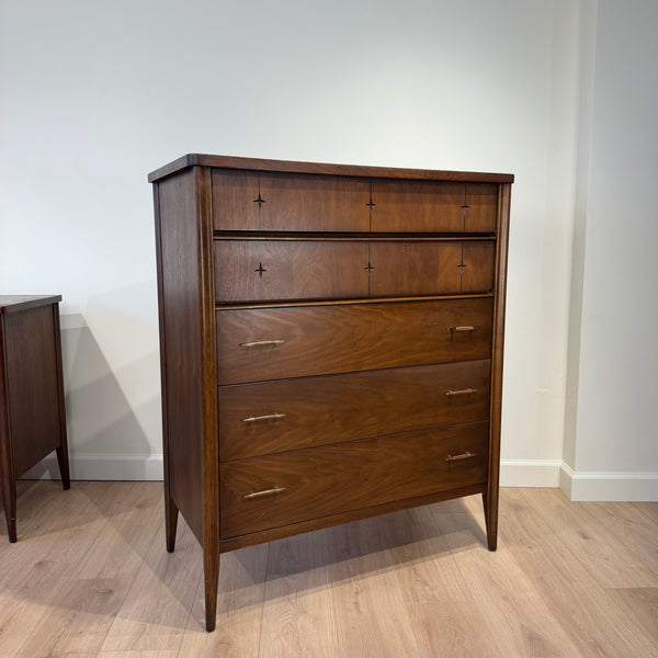 Broyhill Saga Bedroom Set