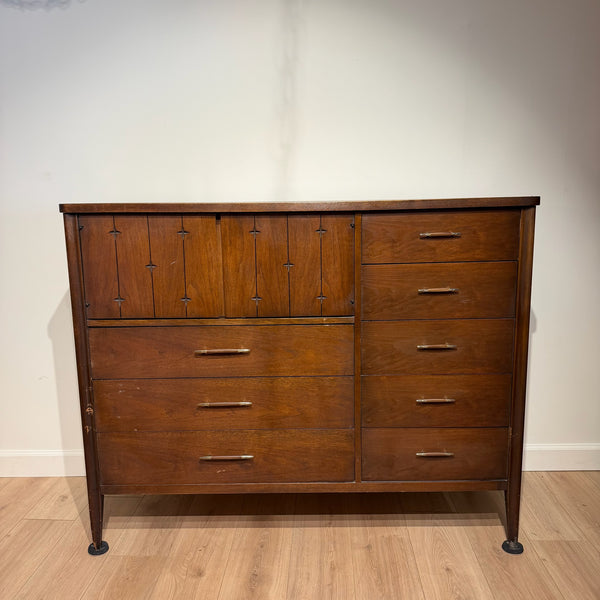 Broyhill Saga Magna Mid-Century Modern Walnut Dresser