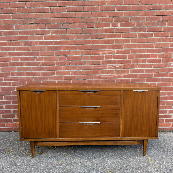 1960s Kent Coffey Tableau Mid-Century Modern Walnut Credenza