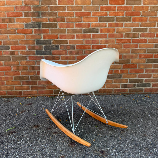 Case Study Rocking Shell Chair by Modernica in the Style of Ray & Charles Eames