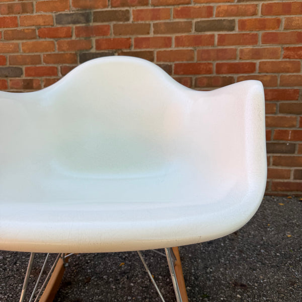 Case Study Rocking Shell Chair by Modernica in the Style of Ray & Charles Eames