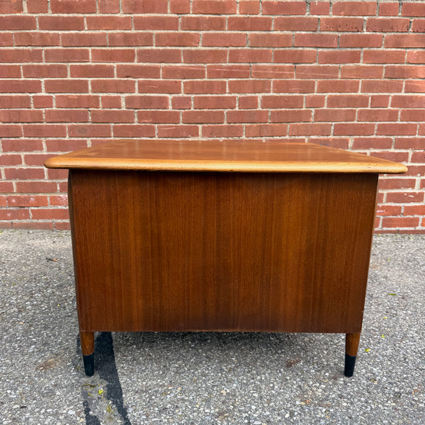 Mid Century Modern Inlaid “Bow-tie” Lane Acclaim End Table with Double Doors by Andre
Bus, 1960s