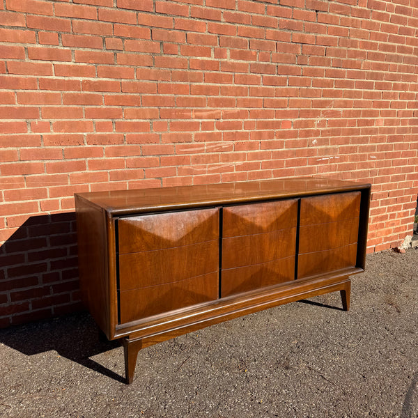 United Furniture Diamond Collection Mid-Century Modern Walnut Nine-Drawer Lowboy Dresser