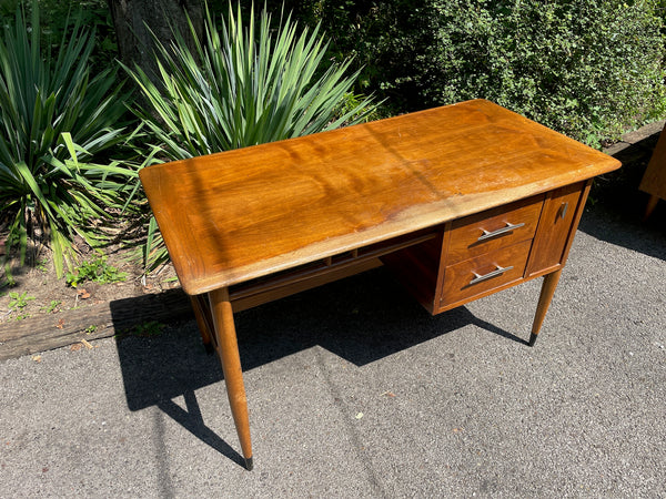Lane Acclaim Desk