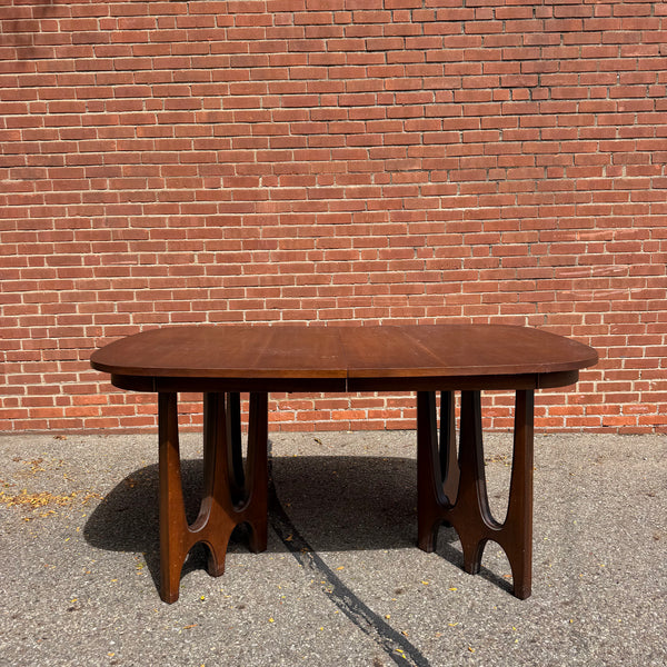 Broyhill Brasilia Mid-Century Modern Walnut Dining Set with 6 Chairs & 2 Leaves