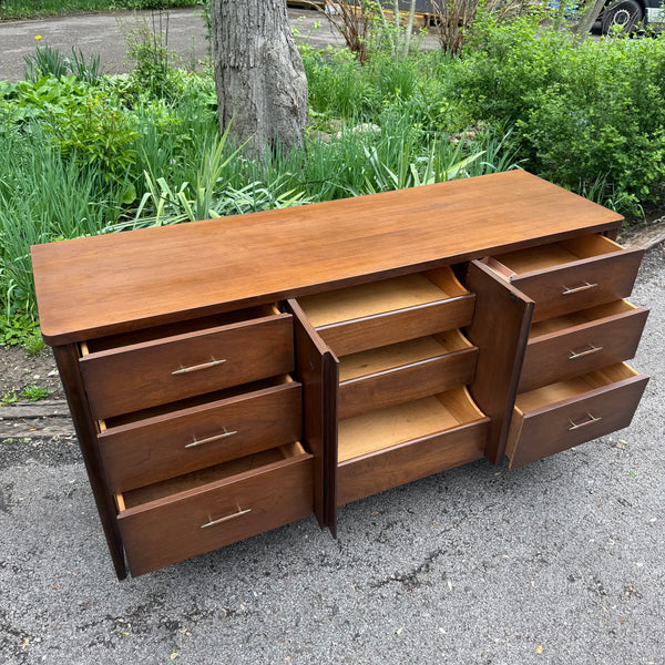 Broyhill Saga Lowboy Dresser