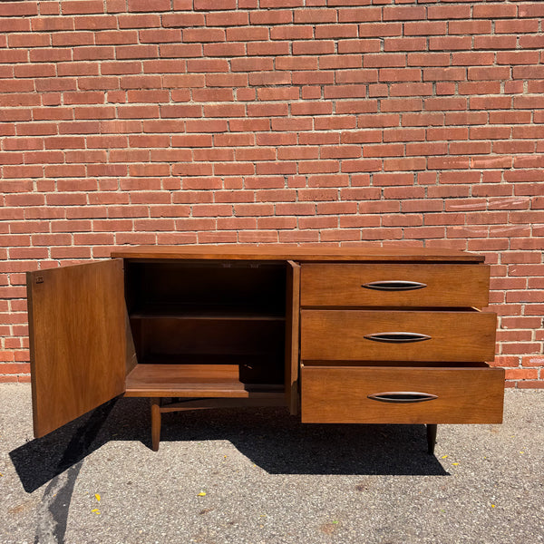 Broyhill Sculptra Walnut Mid Century Modern Credenza Buffet Cabinet
