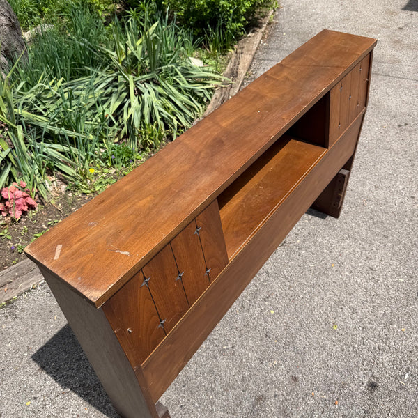Broyhill Saga Full Size Walnut Headboard