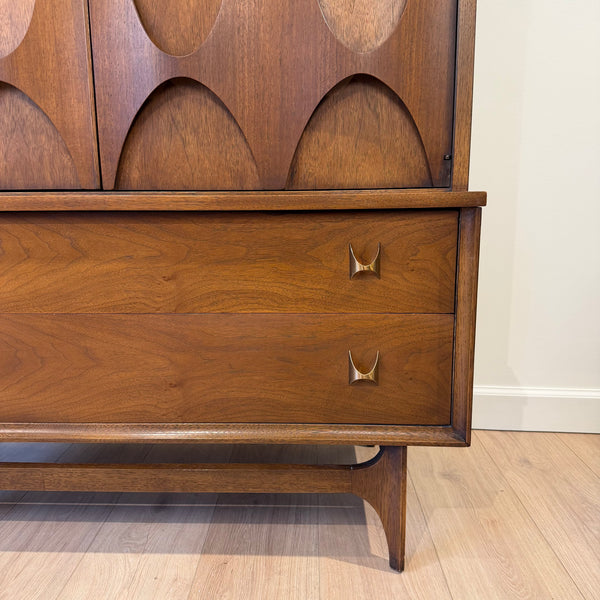 Mid Century Modern Broyhill Brasilia Walnut Dresser Set