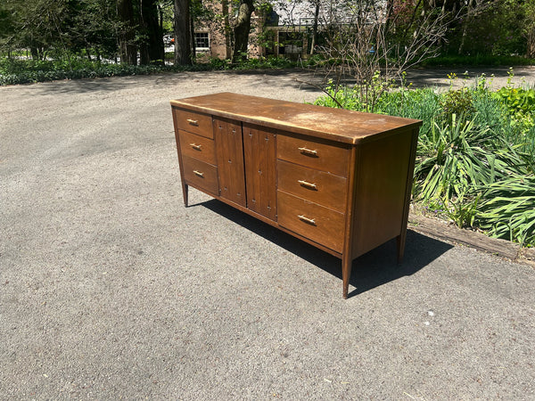 Broyhill Saga Dresser / Buffet