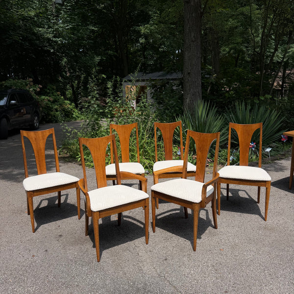 Mid Century Modern Broyhill Walnut Dining Set with 6 Chairs